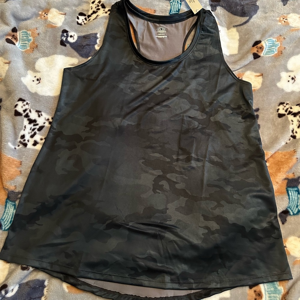 Women’s Athletic Works dark green camo athletic tank size L